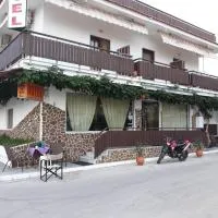 Hotel Paralia, hotel i Néa Karváli