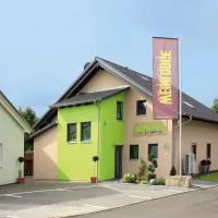 Weinlodge am Geissberg, hotelli kohteessa Eberstadt