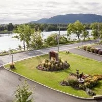 Hôtel Rive Gauche, готель у місті Beloeil Village