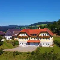 Biobauernhof Höllerbauer, hotel sa Mönichwald