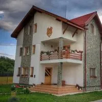 Pensiunea Colț de rai, hotelli kohteessa Polovragi