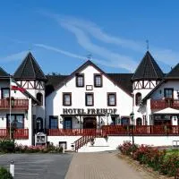 Hotel Freihof, hotel di Hiddenhausen