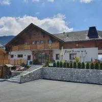 Le Vieux Chalet, хотел в Crésuz