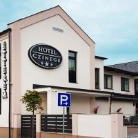 Hotel Czinege & Étterem: Kóka şehrinde bir otel