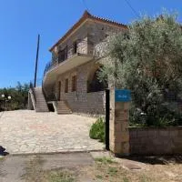 ΤΟ ΠΕΤΡΙΝΟ / THE PETRINO APARTMENTS: Stoupa şehrinde bir otel
