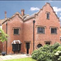Luxury 3 Bed House Situated on the Estate of 17th Century Manor House, hotel in Colchester