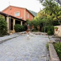 George's Sweet n' Cozy Maisonette in Ipsos Corfu, khách sạn ở Ýpsos