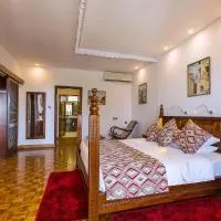 Travellers Beach Hotel & SPA, хотел в Момбаса
