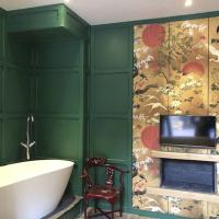 The Carriages, Gileston Manor, hotel in Saint Athan