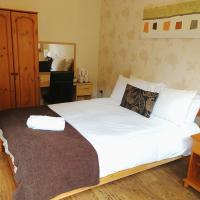 The Huntsman Inn, hotel in Falfield