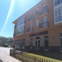 Pensión Lemos, hotel u gradu Tríacastela