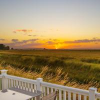 River Lodge Platinum Plus Holiday Home with River Views, Free Wifi & Netflix, hotel in Camber