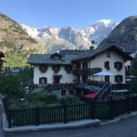 Maison Laurent, hôtel à Courmayeur (Courmayeur Centro)