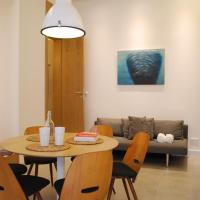 Stylish Studios Apartment in the City Center with Air Conditioning