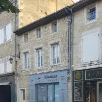 Gazelle Guest House and Art Gallery, hotel en Ruffec