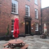 The Commercial Bar & Hotel, hotel a Chester City Centre, Chester