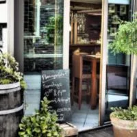Weincafé Korkenzieher, hôtel à Briedel