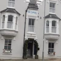 The Dolphin Hotel & Restaurant, hotel v destinácii Pembroke Dock