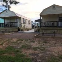 Kickapoo Shores Waterfront Cottages، فندق في Onalaska
