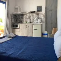 Kionia Apartments, hotel di Kerames