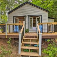 East Otis Romantic Cottage with Deck and BBQ!