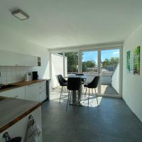Wohnung mit 2 Einzelzimmer gemeinsamer Küchen/Bad/Balkon-Nutzung