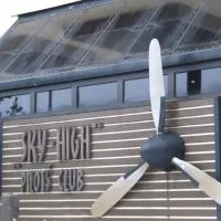 Sky High Hotel Airport 200 meters from the terminal, hotel a Riga