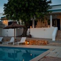 Quinta Vigia, a charming villa at Ria Formosa, Algarve, hotel in Moncarapacho