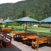 Gasthof Zum heiligen Nikolaus, khách sạn ở Haibach ob der Donau