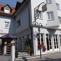 Hotel am Schloss Neuenstein, hótel í Neuenstein
