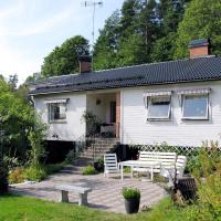 Holiday Home Trollsjö Stegeborg - OST102 by Interhome