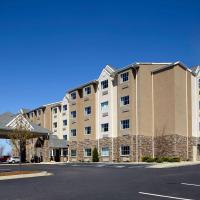 Microtel Inn & Suites by Wyndham Wheeling at The Highlands, hotel in Triadelphia