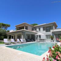 Charming Exceptional Golf Villa in Algarve, hotel u gradu Faro