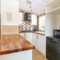 Beach Lodge, hotel in Corton