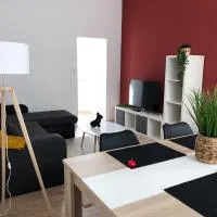 Grand appartement fonctionnel proche centre-ville، فندق في سوموور