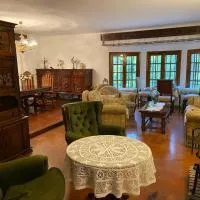 Esuri Chalet con parcela privada cerca Puy Du Fou, hotel en Argés