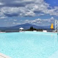 Boutique Hotel Helios، فندق في سورينتو