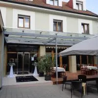 LONDON Boutique hotel & Restaurant, hotel em Trnava