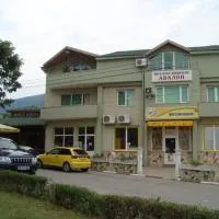 Хотелски Комплекс Авалон, hotel en Asenovgrad