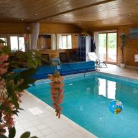 Treetops cottages & spa, hotel in Grasby