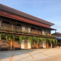 มิตรภาพโฮเทล ( Mittrapap Hotel ), ξενοδοχείο σε Ban Samran