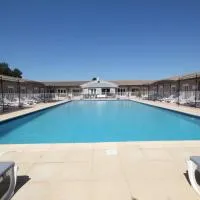 Hôtel Saint Louis, ξενοδοχείο σε Le Thor