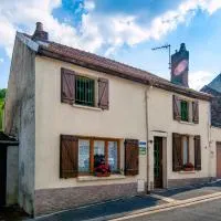 Gîte " LE CHEMIN VERT ", hotel in Deville