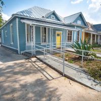 Remodeled Historic 1BR 1BA House Near Downtown