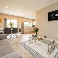 Blossom House - Deluxe 5-Bed in Solihull Close to JLR, NEC & Airport