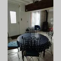 Château-Renard में, होटल petite maison de ville toute équipée