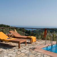 Alonissos Poikilma Villas exclusive luxury villas in nature with private pools, hotel in Alonnisos