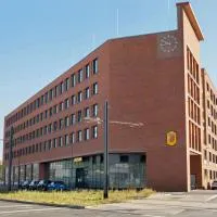 Super 8 by Wyndham Mainz Zollhafen، فندق في ماينز