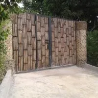 Plastic Bottles House, hotel em Entebbe