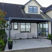 Kakariki Rooms, Kotare House, Hotel in Tawharanui